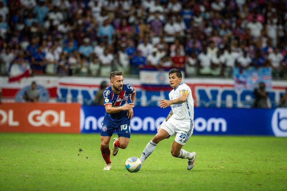 Everton Ribeiro em ação durante Bahia x Cruzeiro — Foto: Rafael Rodrigues/EC Bahia