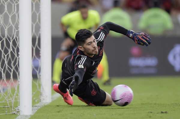 Rossi encara 2ª cobrança seguida e projeta confronto decisivo contra o Corinthians