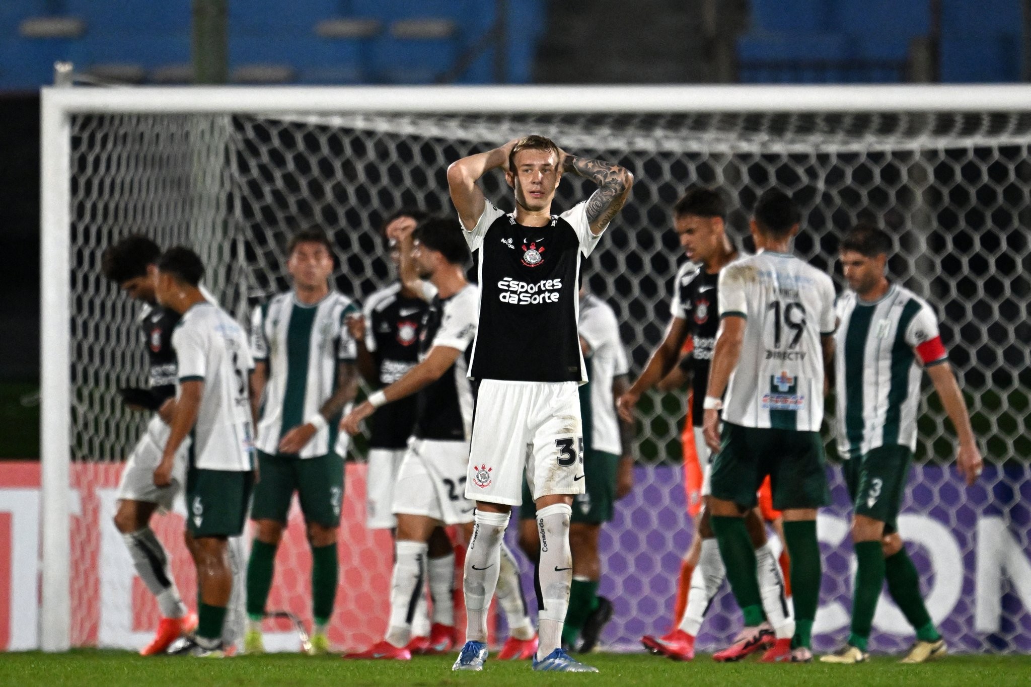 Corinthians vence com facilidade equipe fraca do Uruguai em jogo amistoso