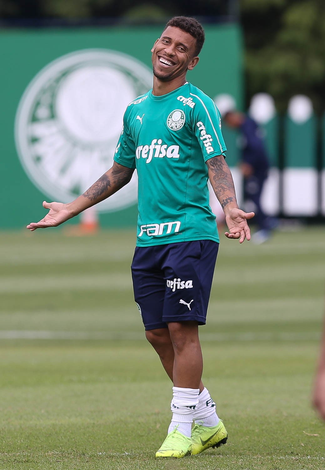 Com nova característica, Marcos Rocha participa mais do jogo, evolui e ...
