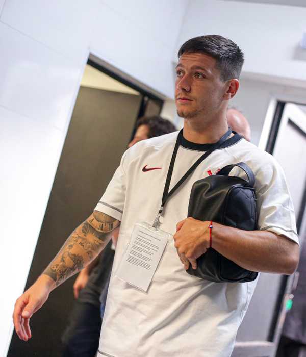 Bastidores: investimento do Corinthians em Garro após cobranças de falta e personalidade