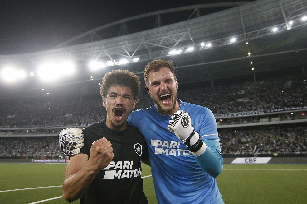 Adryelson e Lucas Perri são destaques do Botafogo na temporada — Foto: Vítor Silva/Botafogo