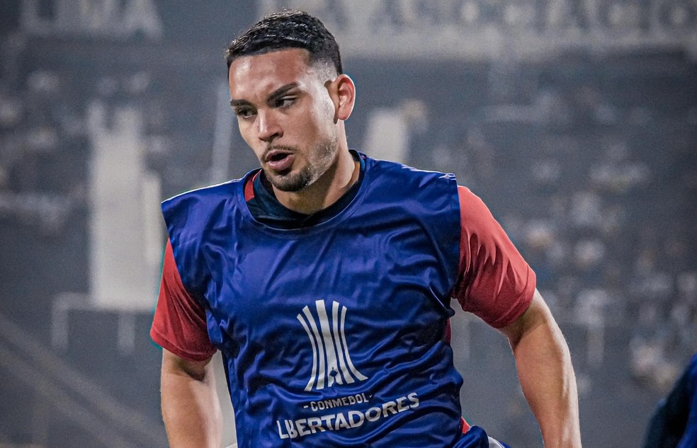 Fabrizio Peralta atuava pelo Cerro Porteño — Foto: Divulgação/ Cerro Porteño