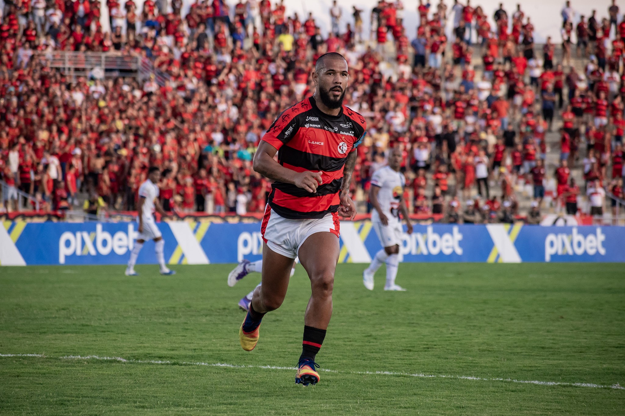 Hélio Paraíba vai continuar no Campinense? Entenda a situação do atacante