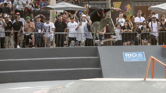 Luan Oliveira se destaca e passaspring play roletaprimeiro para finais do street; Pedro Barros é o líder no park