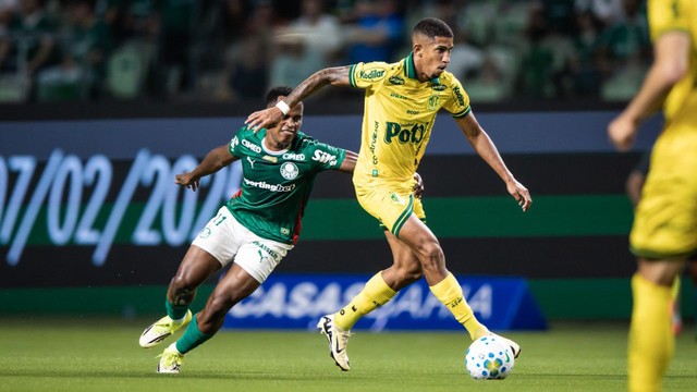 Igor Formiga em campo na partida entre Mirassol x Palmeiras