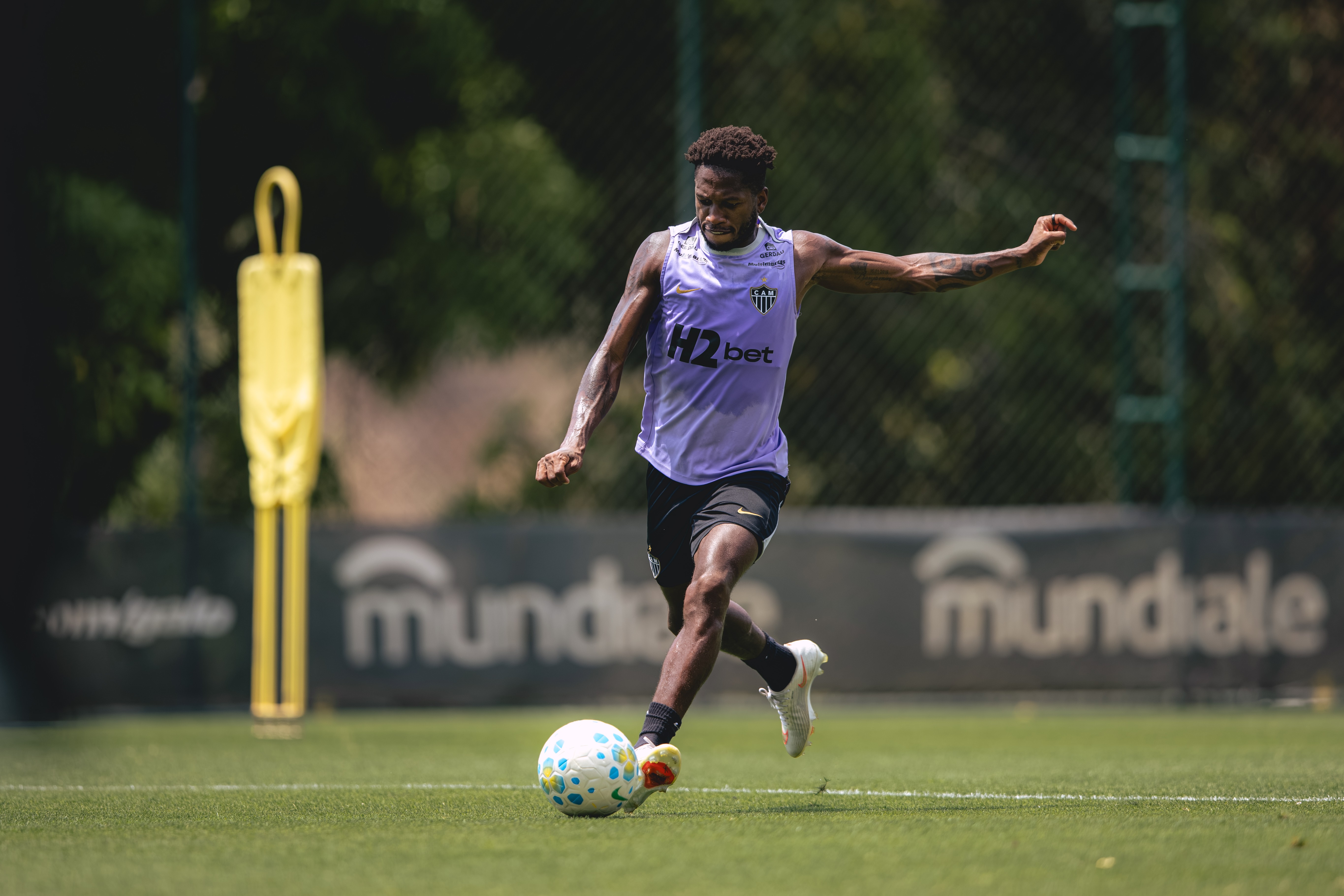 Fred marca golaço em dia de treino aberto do Atlético-MG; assista