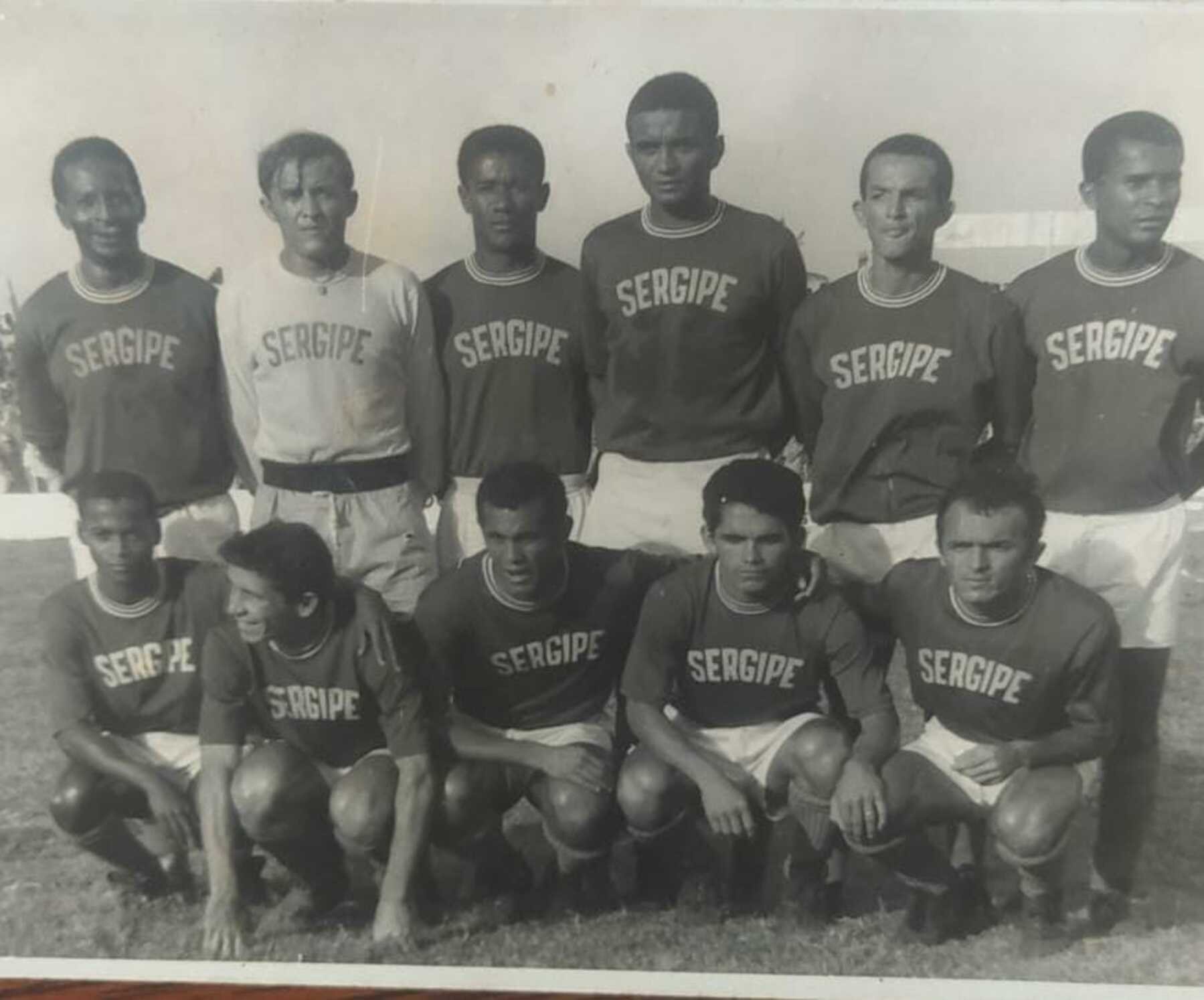Campeão por Sergipe e Itabaiana, ex-goleiro Nêgo morre aos 81 anos