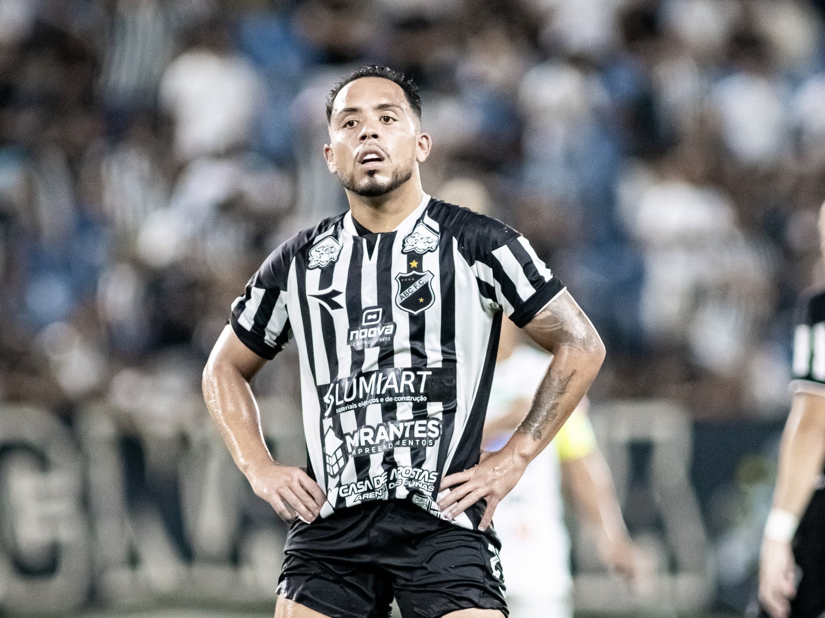 ABC garante permanência do atacante Rikelmi para a temporada 2027