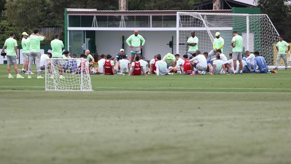 Escalação do Palmeiras: Abel tem papo com elenco e comanda treino técnico para enfrentar o Boca