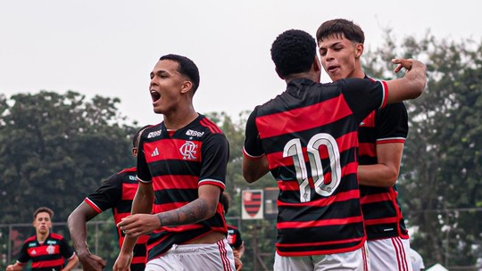 Fla vence Vasco, e Filipe Luís dá passo para 1º título no sub-17 - Foto: (Divulgação / Flamengo)