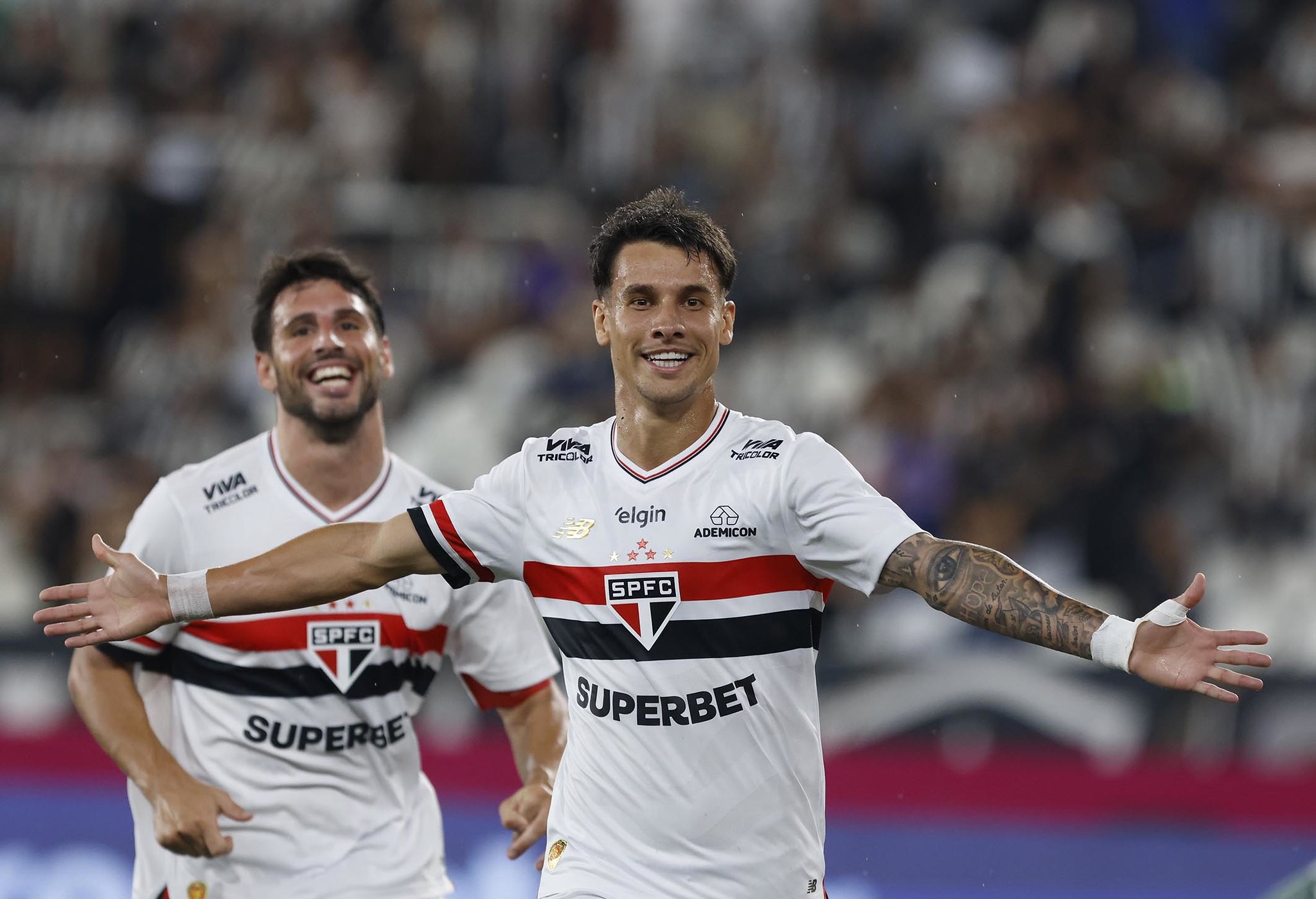 Ferreira se destaca com quatro gols e se torna essencial no São Paulo