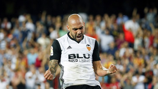 Zaza faz três gols em oito minutos, e Valencia atropela o Málaga pelo Espanhol