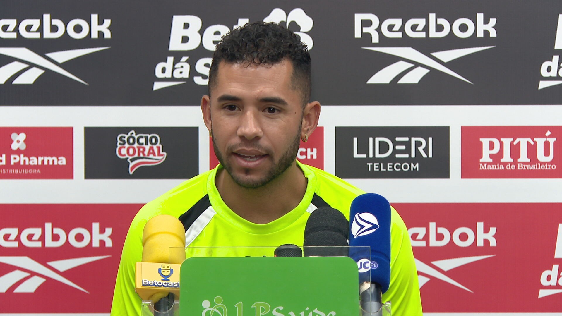 Renato comenta gols decisivos e elege o preferido em quadrangular pelo Santa Cruz