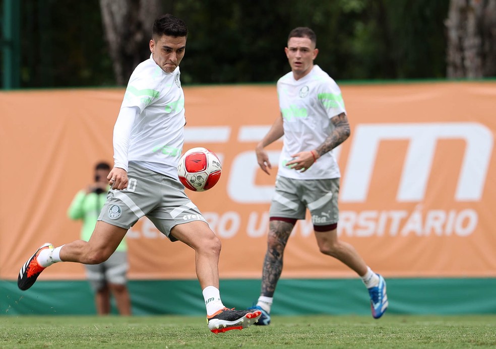 Atuesta fechou o placar no jogo-treino da tarde do Palmeiras contra o São Caetano — Foto: Cesar Greco / Palmeiras