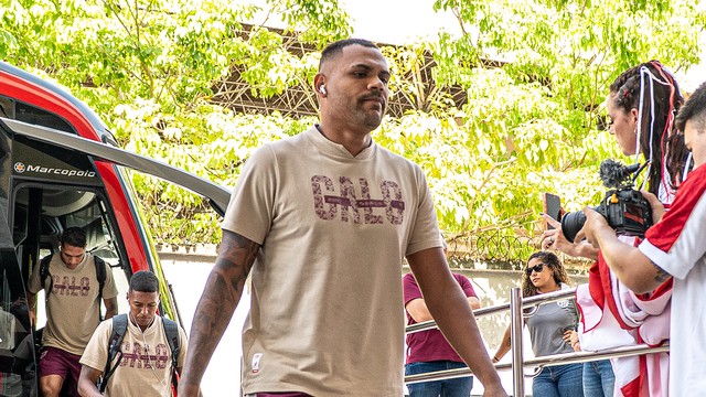 Mikael na chegada ao Rei Pelé para o clássico entre CRB e ASA