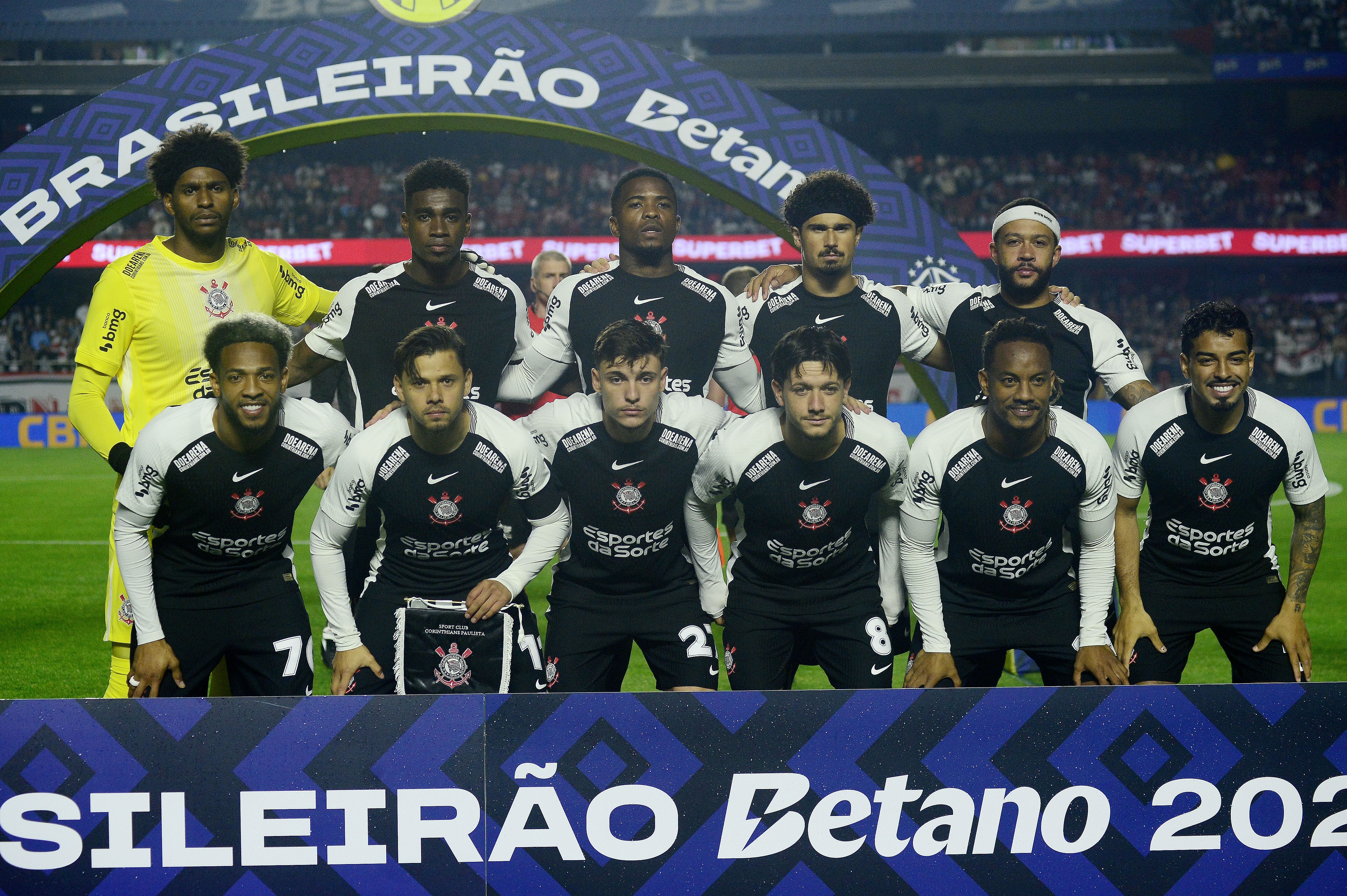Destaques negativos de Félix e André Ramalho em atuações do Corinthians.