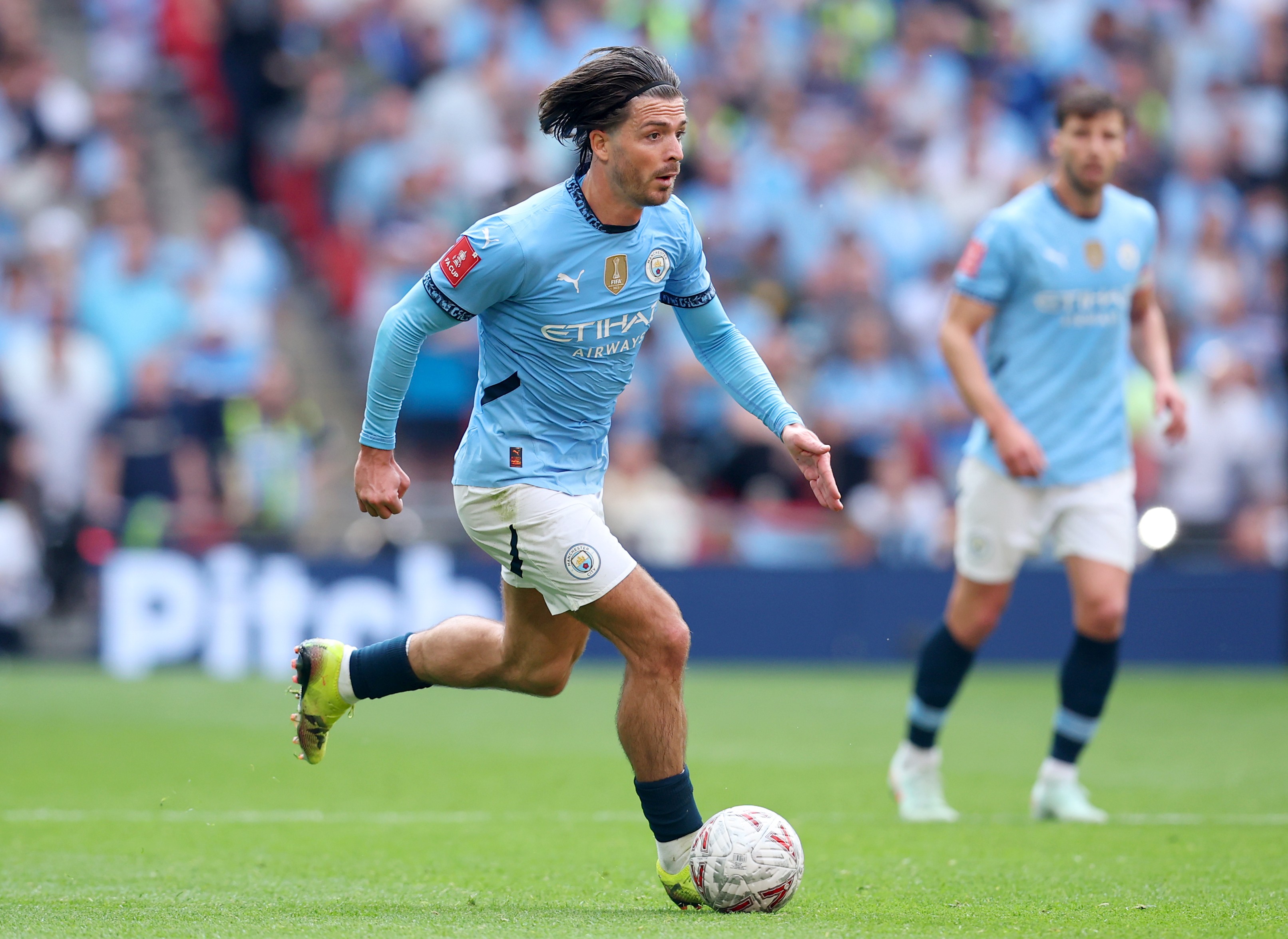 Everton demonstra interesse em Grealish, do Manchester City