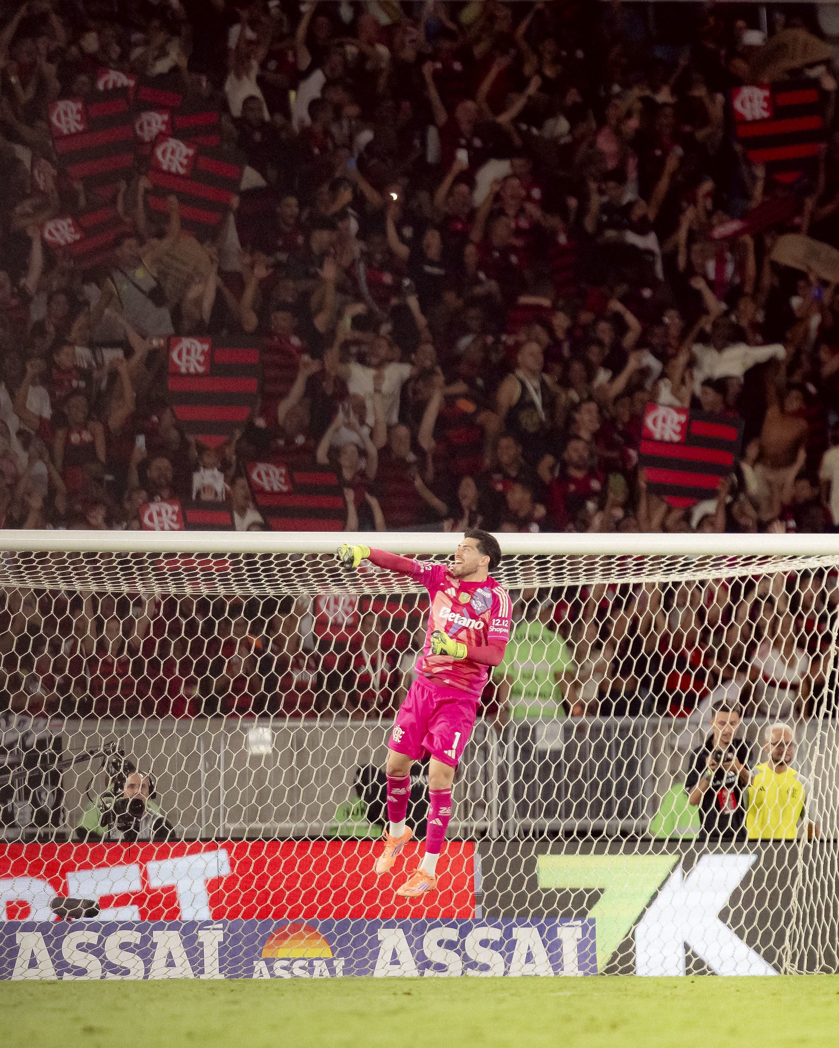 Rossi revela negociação em andamento com o Flamengo e recorda episódio de assalto: Poderia ter saído