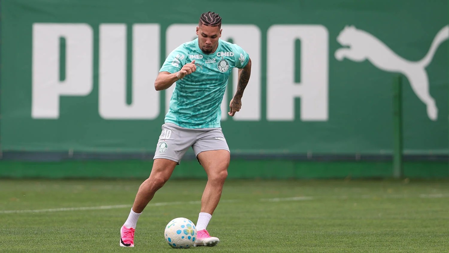 Escalação do Palmeiras: Paulinho inicia transição física e dá novo passo para volta