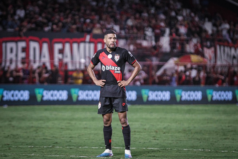 Rhaldney não joga mais pelo Atlético-GO — Foto: Ingryd Oliveira / ACG