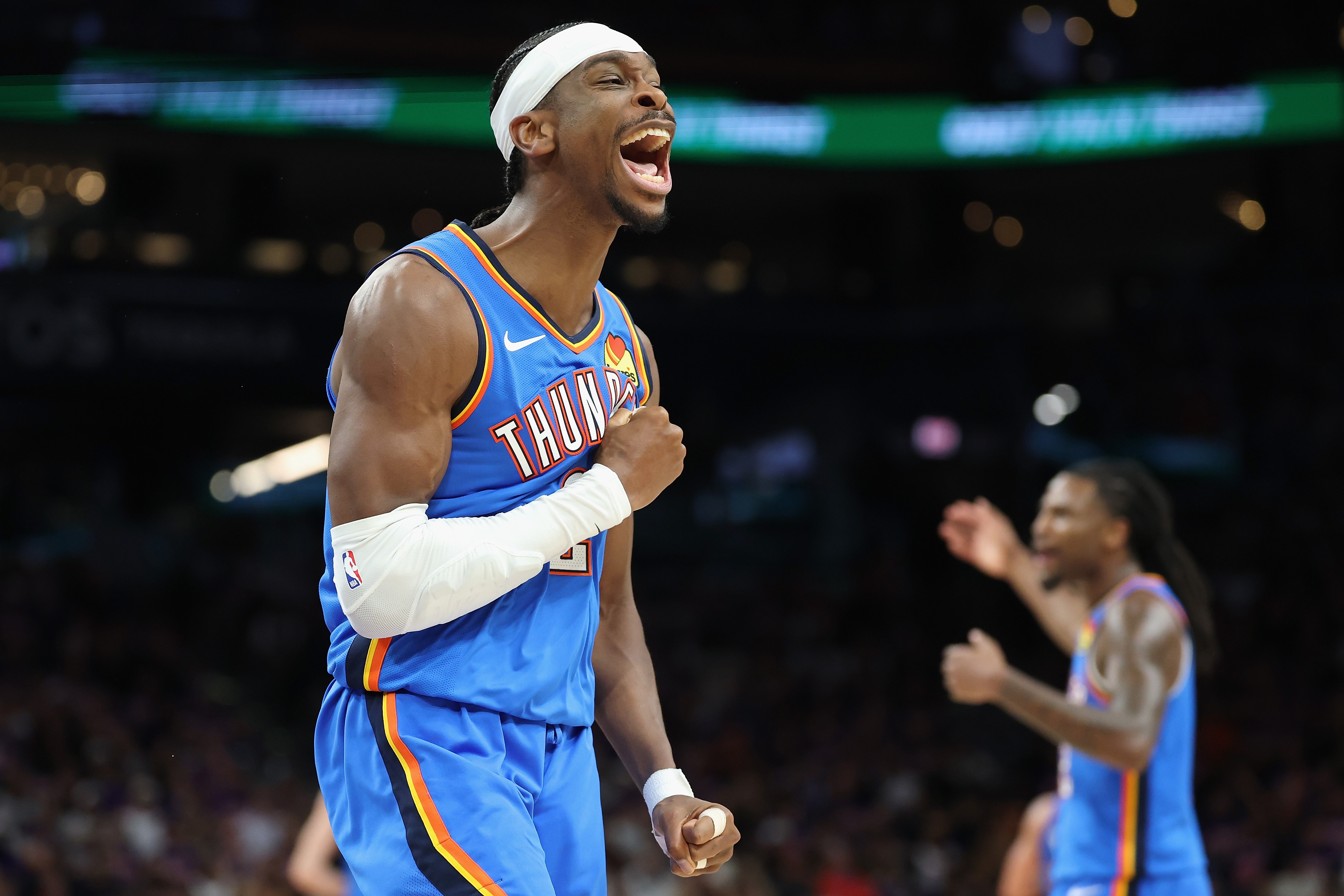 Shai Gilgeous-Alexander em ação durante os playoffs da NBA contra o Phoenix Suns