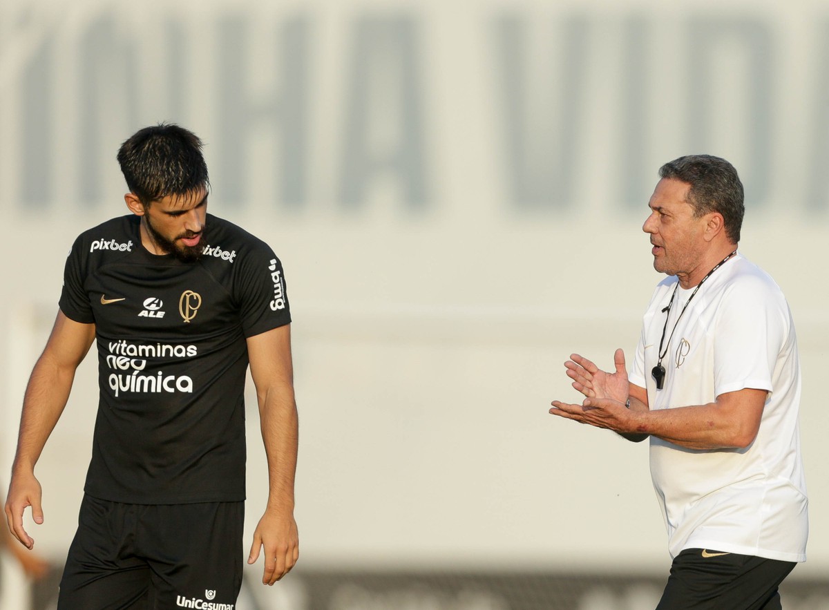 Luxemburgo escala o garoto Wesley de titular no Corinthians x São Paulo