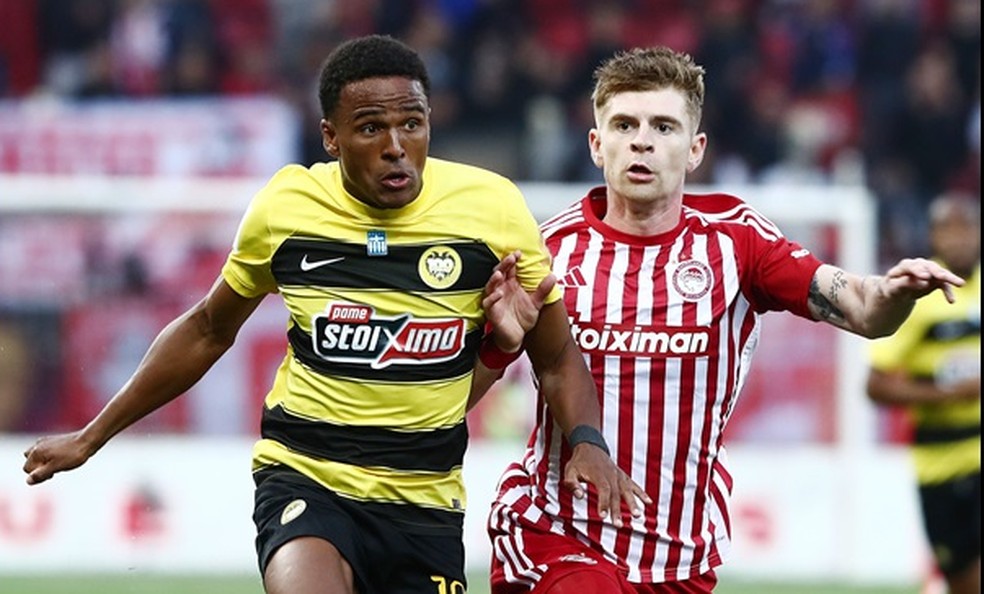 Eliasson, alvo do Grêmio — Foto: Divulgação/AEK