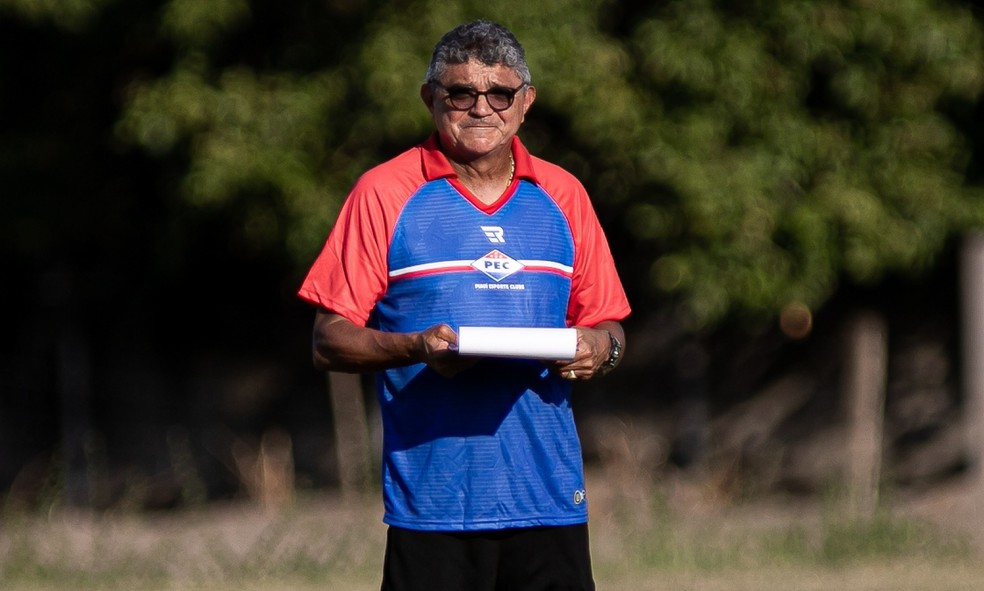 Flávio Araújo, técnico do Piauí — Foto: Aldo Carvalho