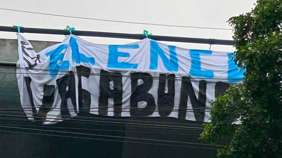 Faixa da torcida gremista