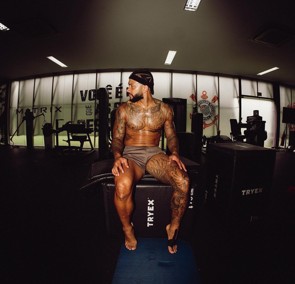 Memphis Depay em treino do Corinthians no CT Joaquim Grava — Foto: Divulgação
