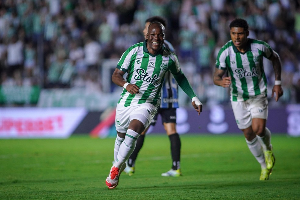 Batalla fez um dos gols da vitória sobre o Grêmio na primeira fase