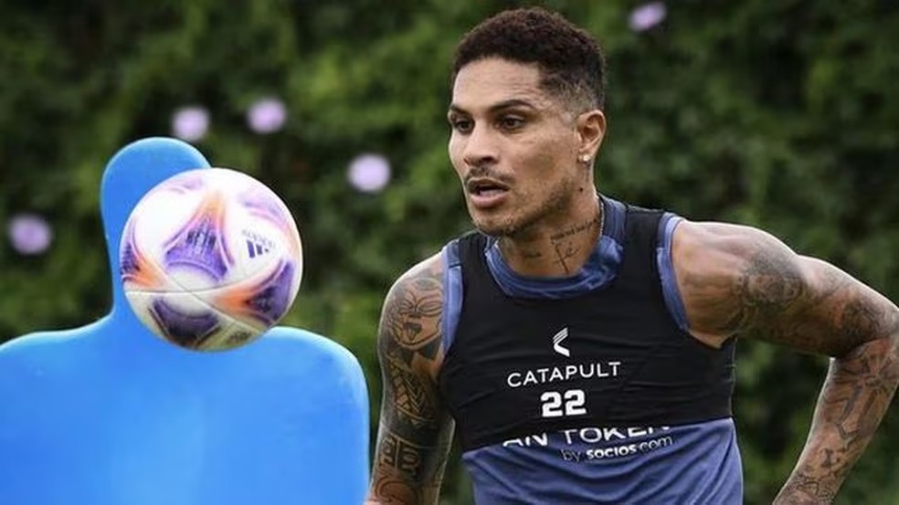 Paolo Guerrero, ex-Corinthians, foi vítima de golpistas — Foto: Divulgação