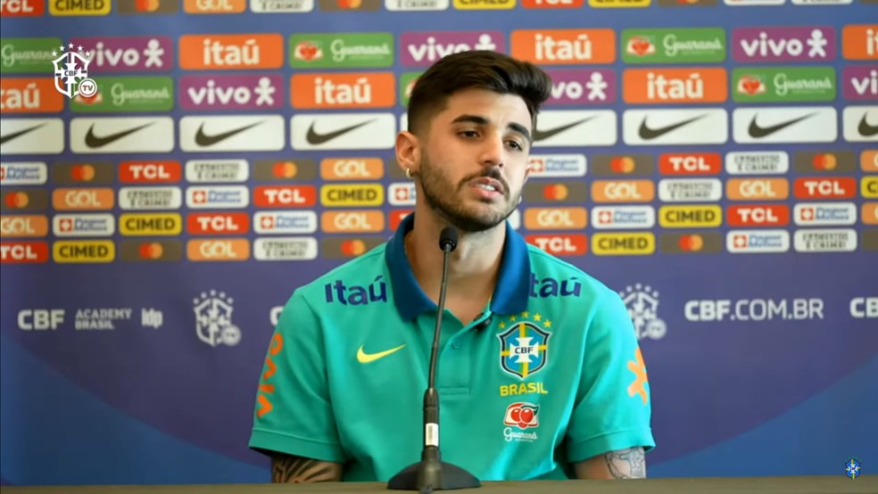 Lucas Beraldo, zagueiro do PSG e da seleção brasileira, em entrevista coletiva — Foto: Reprodução / CBF