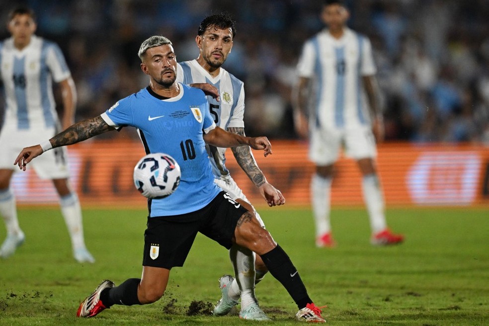 Arrascaeta em Uruguai x Argentina — Foto: EITAN ABRAMOVICH / AFP