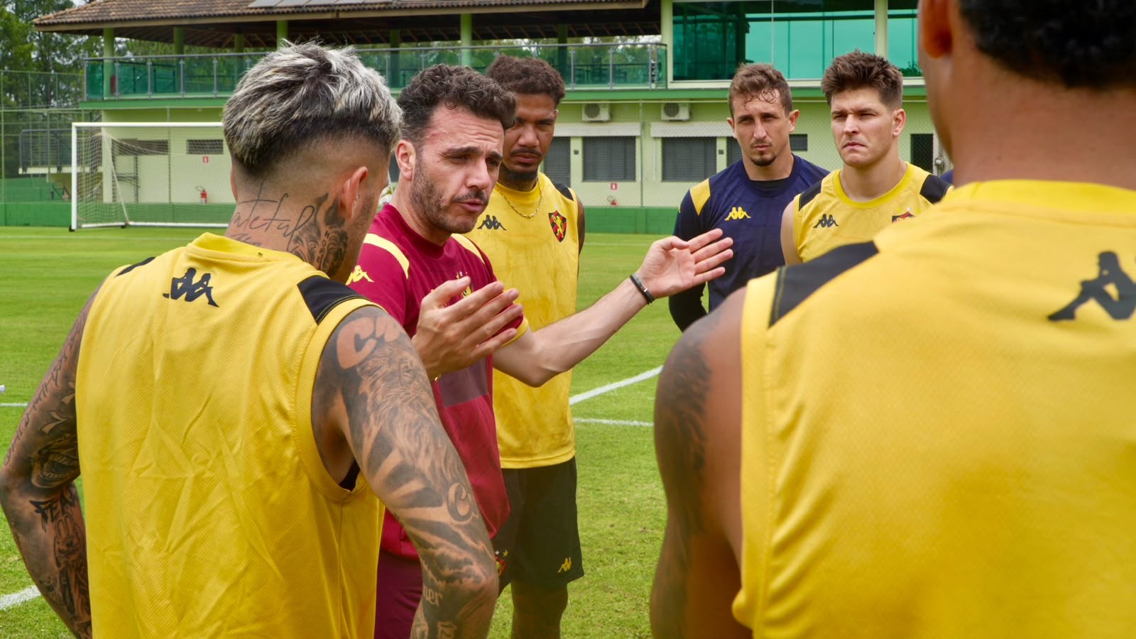 Sport deve ter mudança no ataque, e Soso mantém dúvida na defesa contra o Botafogo-SP