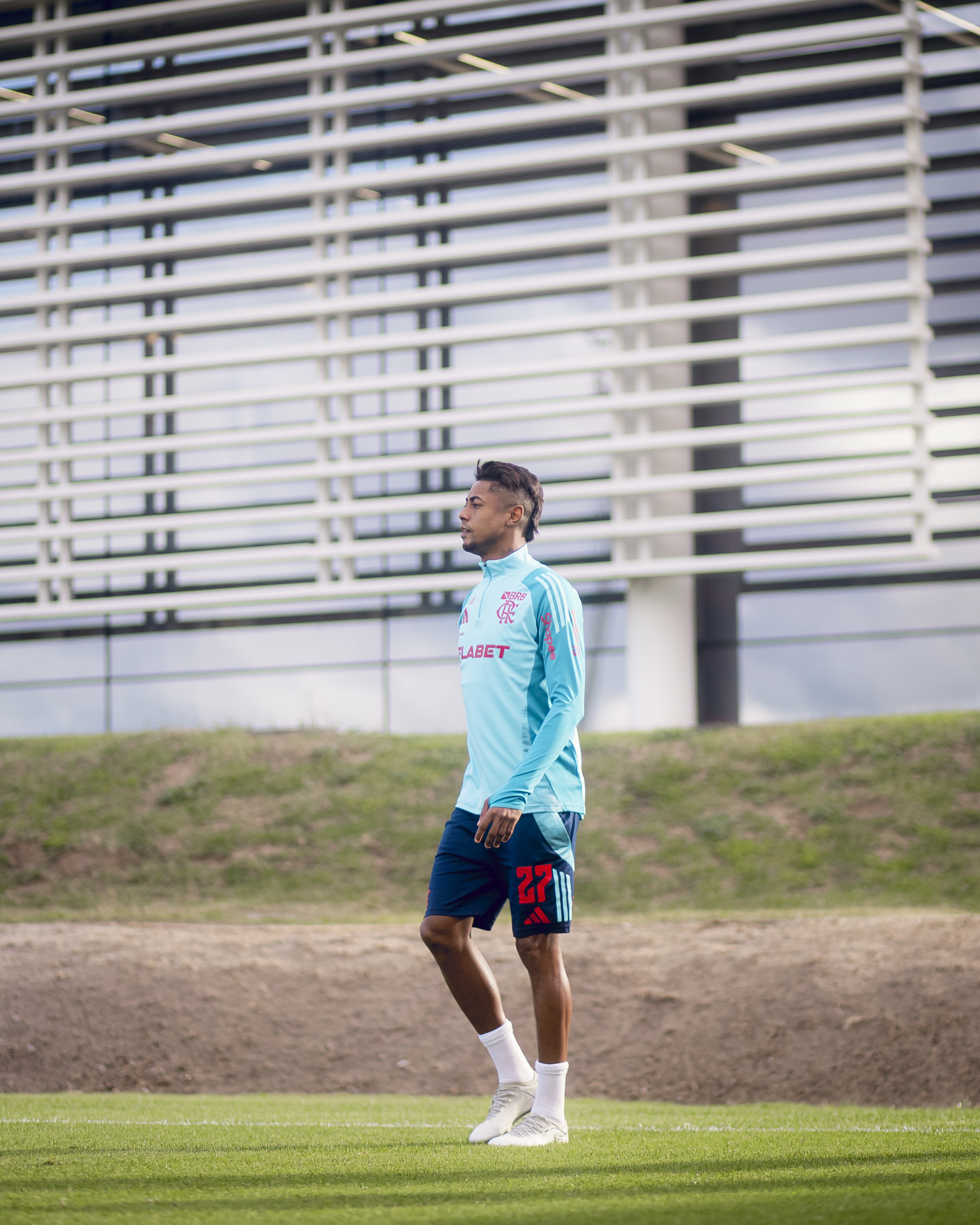 Flamengo se reapresenta no CT com Bruno Henrique, suspenso pelo STJD