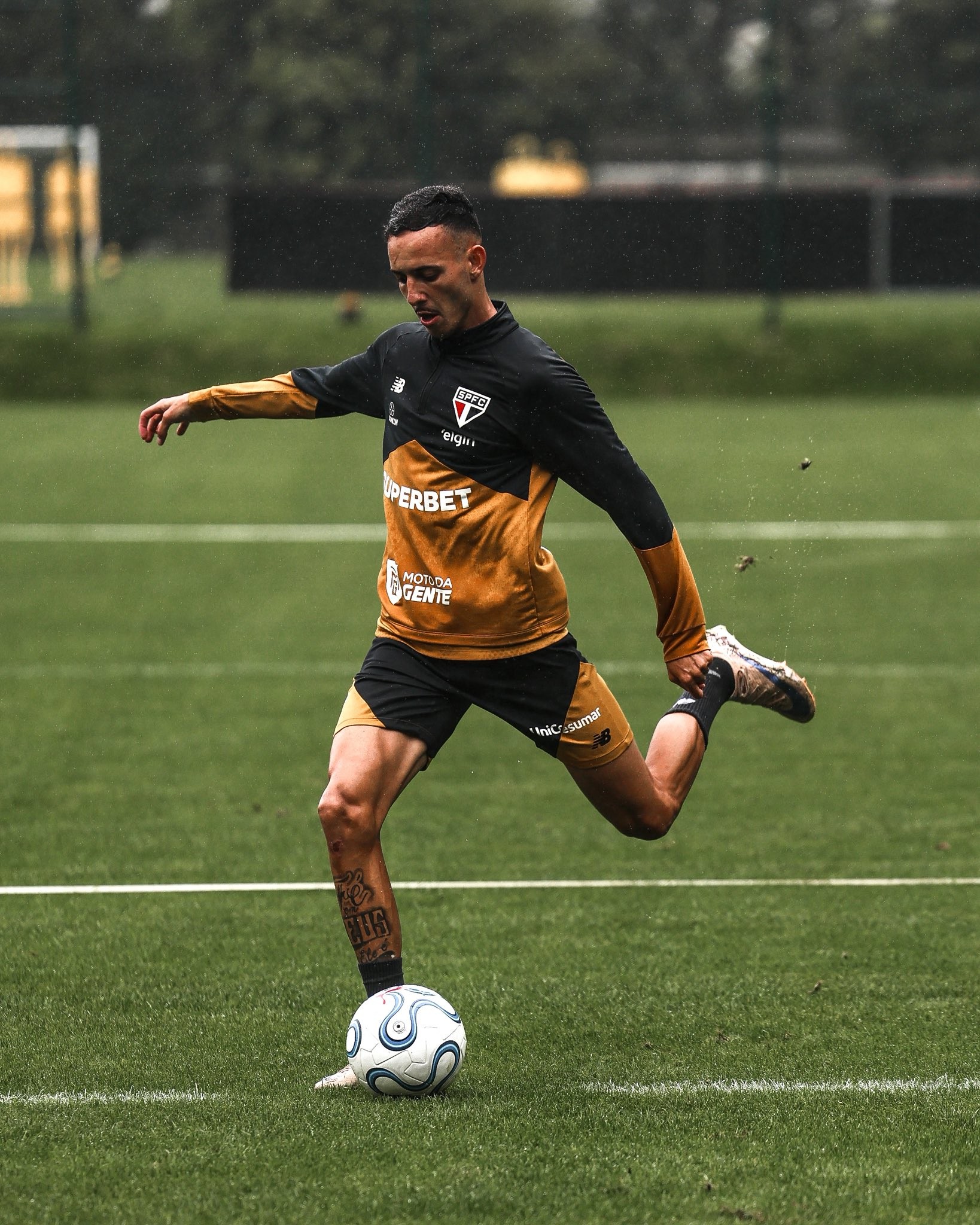 São Paulo se reapresenta, e Iago treina de olho em jogo contra o Boca