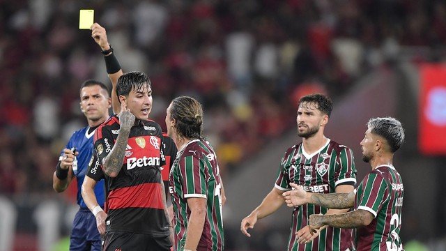 Pulgar e Canobbio discutem em Fluminense x Flamengo