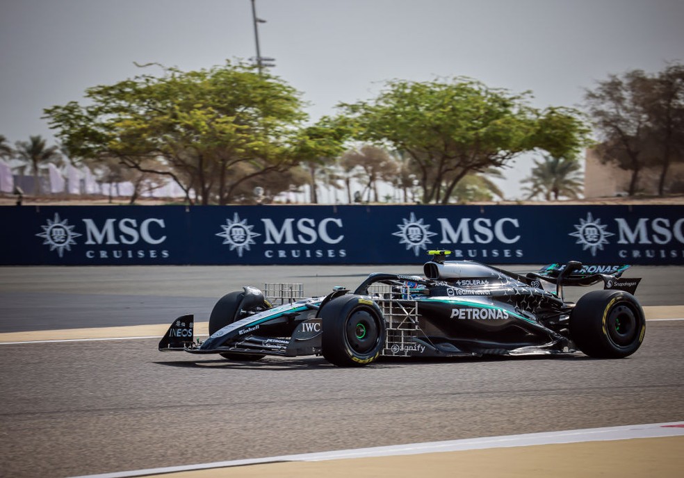 Andrea Kimi Antonelli no dia 1 de testes da pré-temporada da F1 2025 — Foto: Ayman Yaqoob/Anadolu via Getty Images