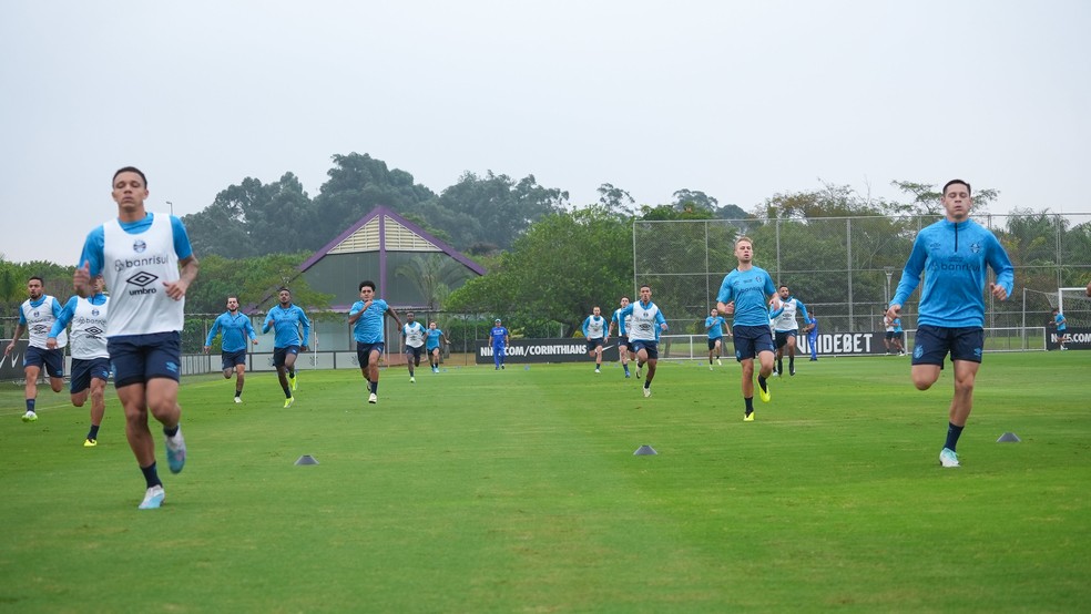 Grêmio segue treinando no CT do Corinthians — Foto: Luis Eduardo Muniz / Grêmio FBPA