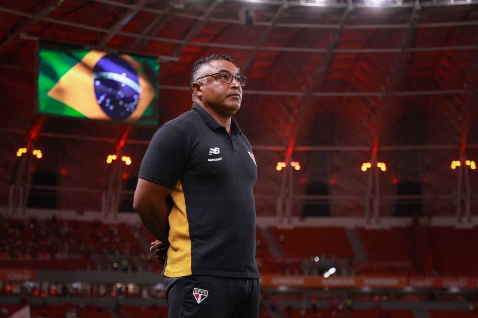 CONVITE INUSITADO! lateral do São Paulo entra no radar de seleção da Copa e bastidores vêm à tona
