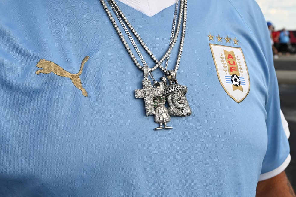 Camisa do Uruguai com quatro estrelas