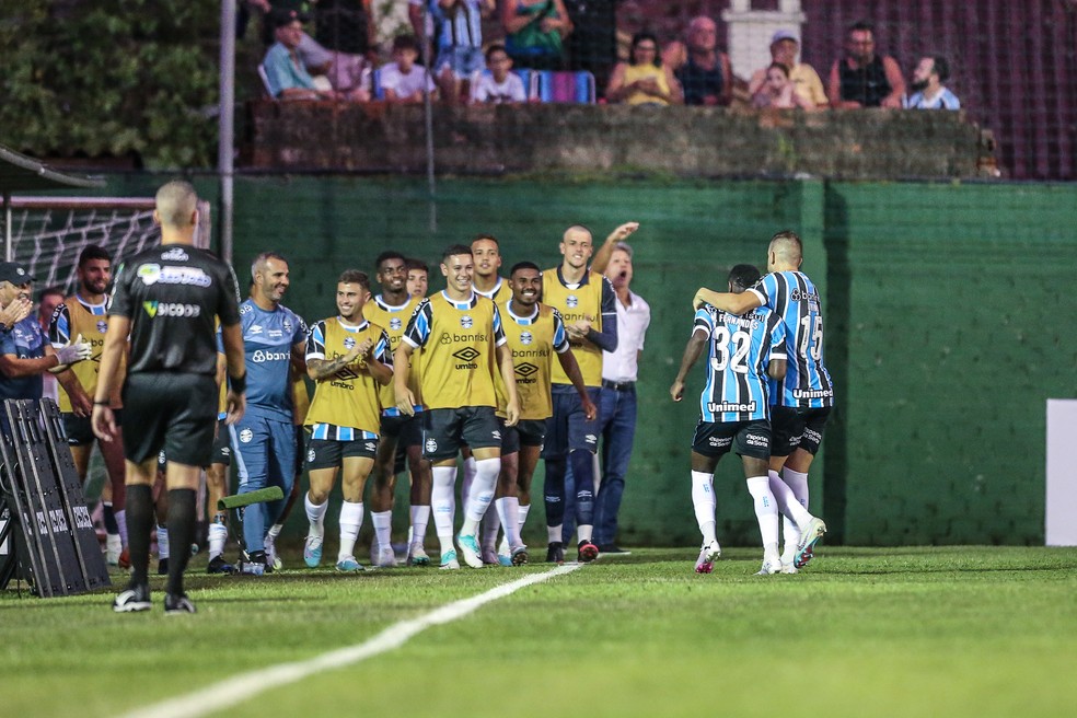 Grêmio vence o Avenida com gol de Nathan Fernandes