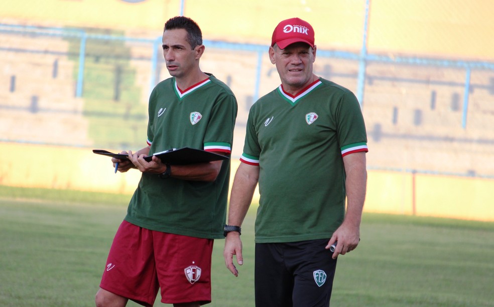 Técnico Ito Roque deve repetir escalação do Fluminense-PI na próxima rodada — Foto: Gil Costa
