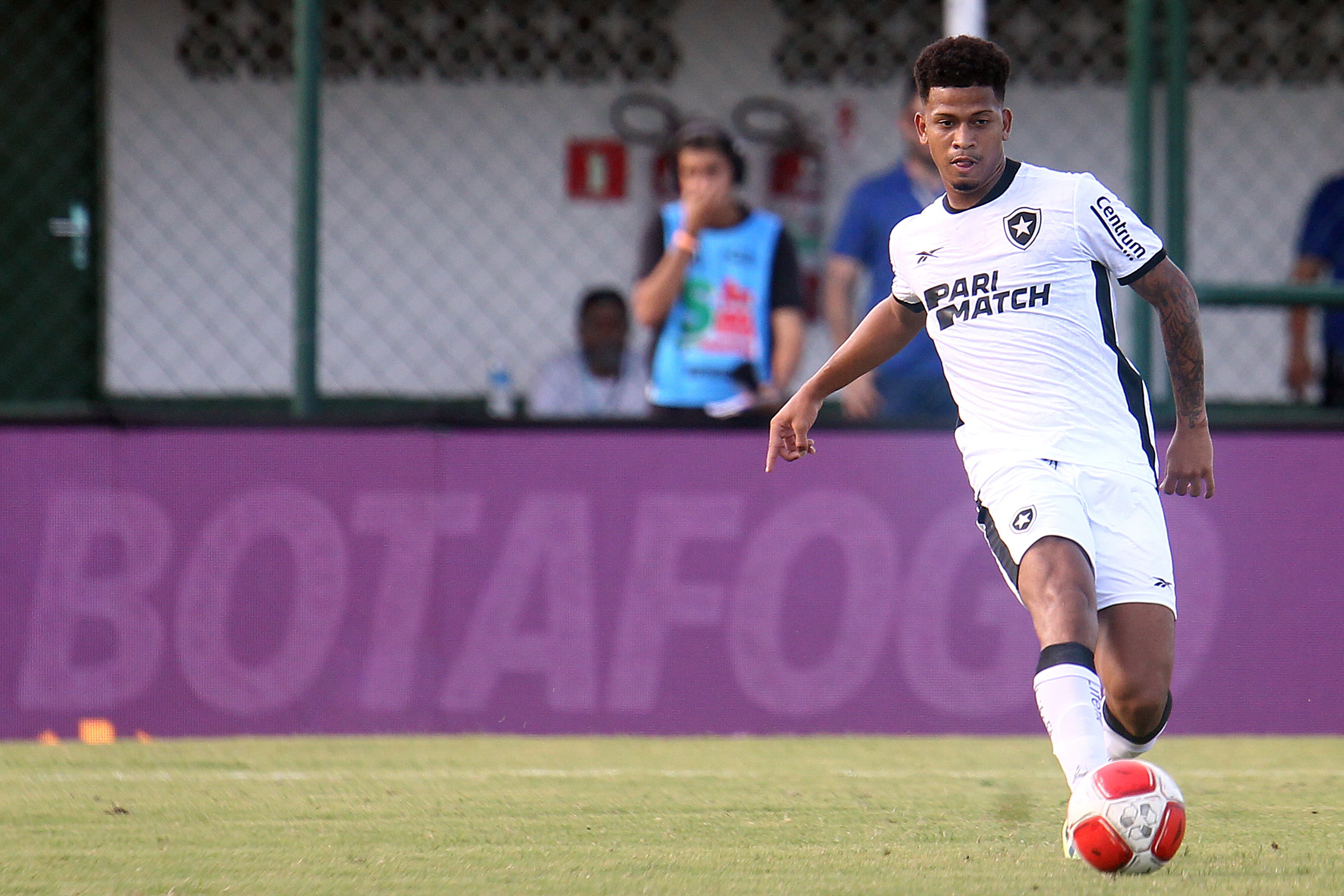 Juventude encaminha contratação de zagueiro do Botafogo por empréstimo 