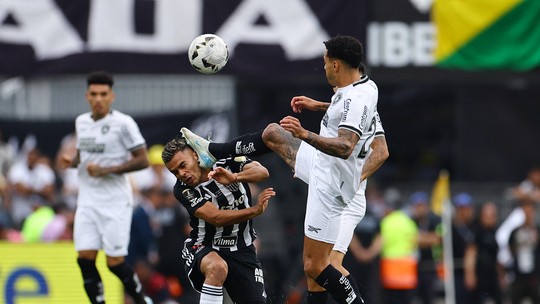 Atlético-MG x Botafogo: Gregore é expulso por falta aos 29 segundos na final da Libertadores