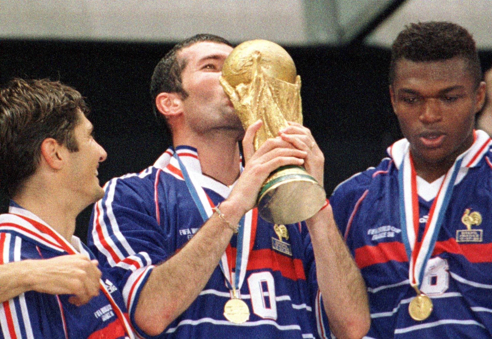 Governo da França suspendeu antidopings na seleção às vésperas da Copa de 98, admite ex-ministra