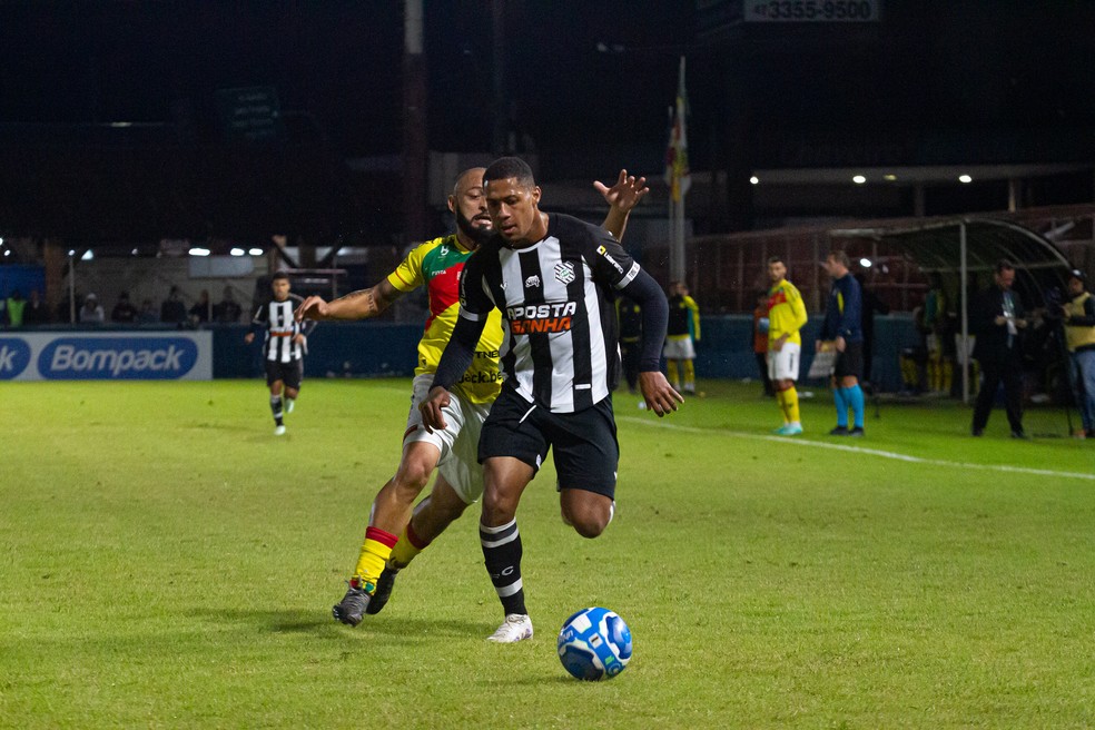 No Figueirense, o time da B na série C, vai agora jogar para não cair  para a série D