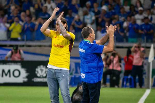 Apresentação de Cássio e número 1 no Cruzeiro gera empolgação no Mineirão.